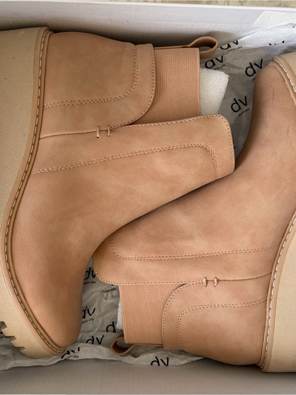 Dolce Vita Beige Tan Lug Platform Ankle Booties - Picture 2 of 6